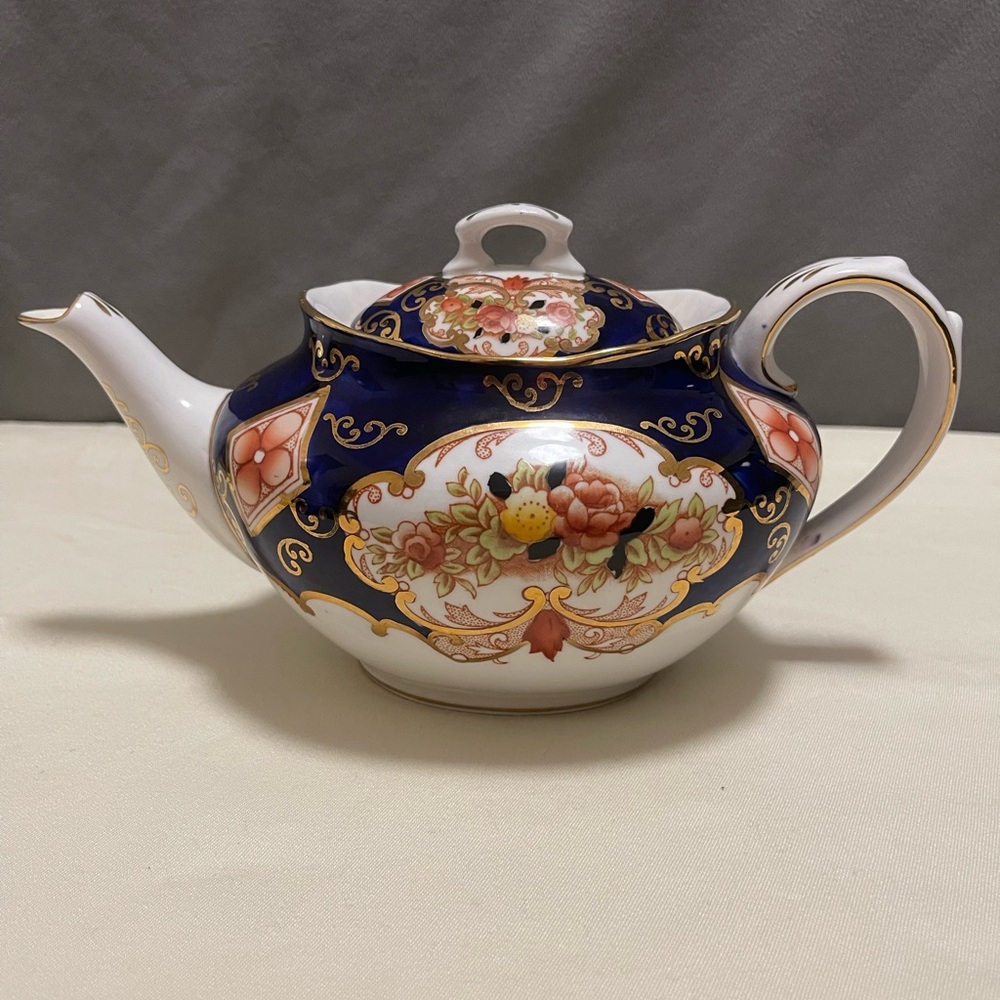 Vintage Royal Albert Bone China   Derby